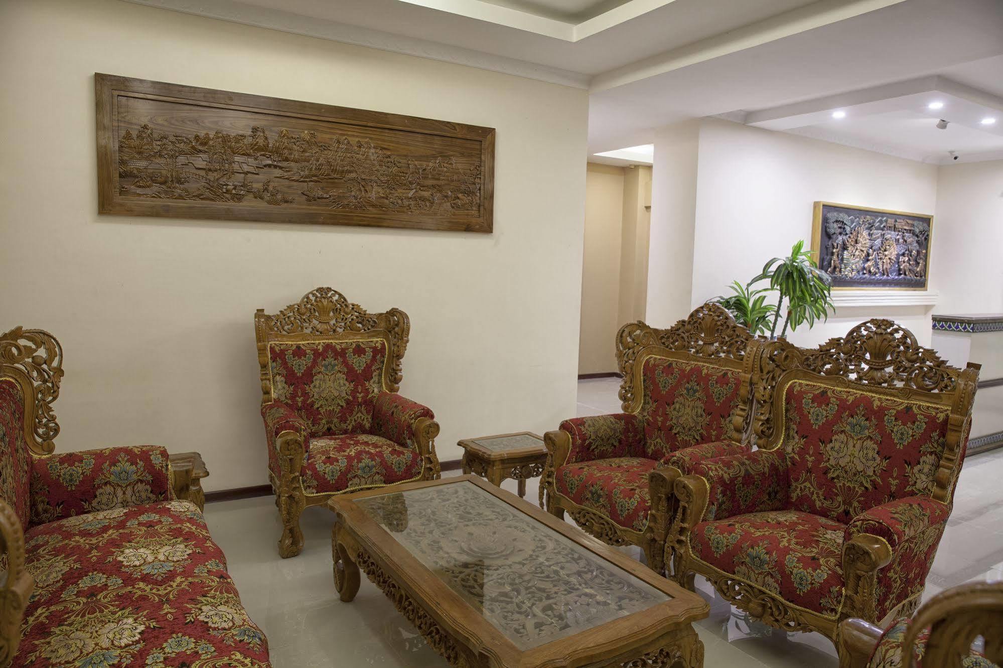 The Hotel Emperor-Inle Nyaung Shwe Exterior photo