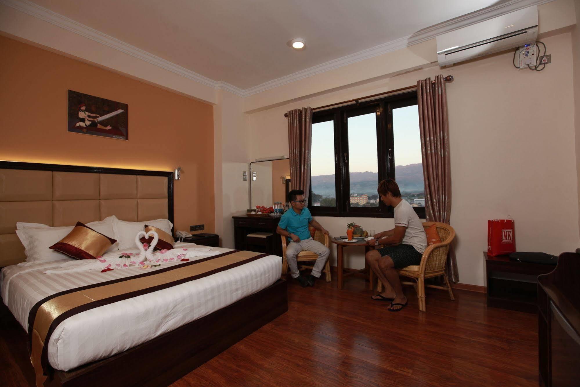 The Hotel Emperor-Inle Nyaung Shwe Exterior photo