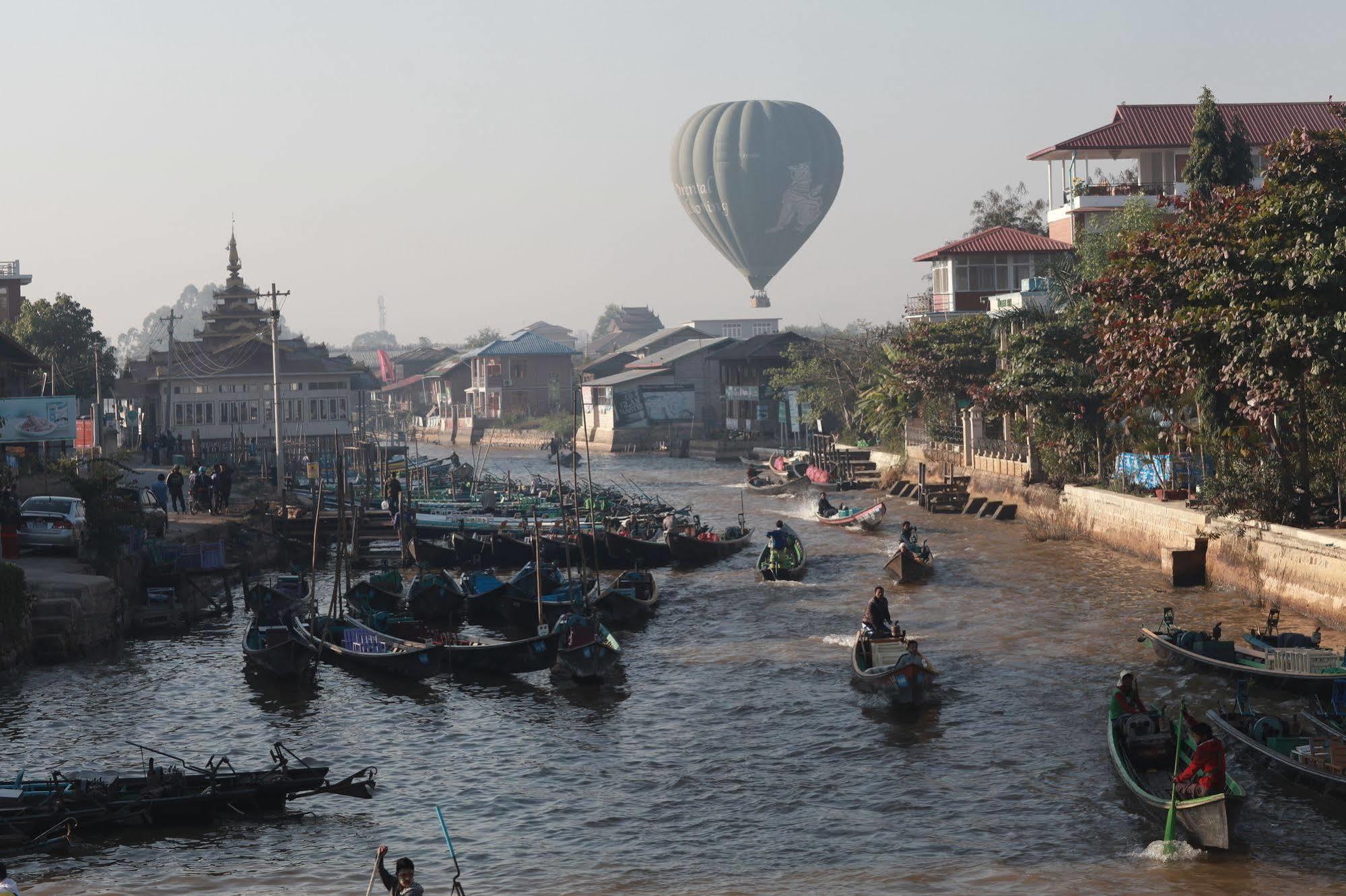The Hotel Emperor-Inle Nyaung Shwe Exterior photo