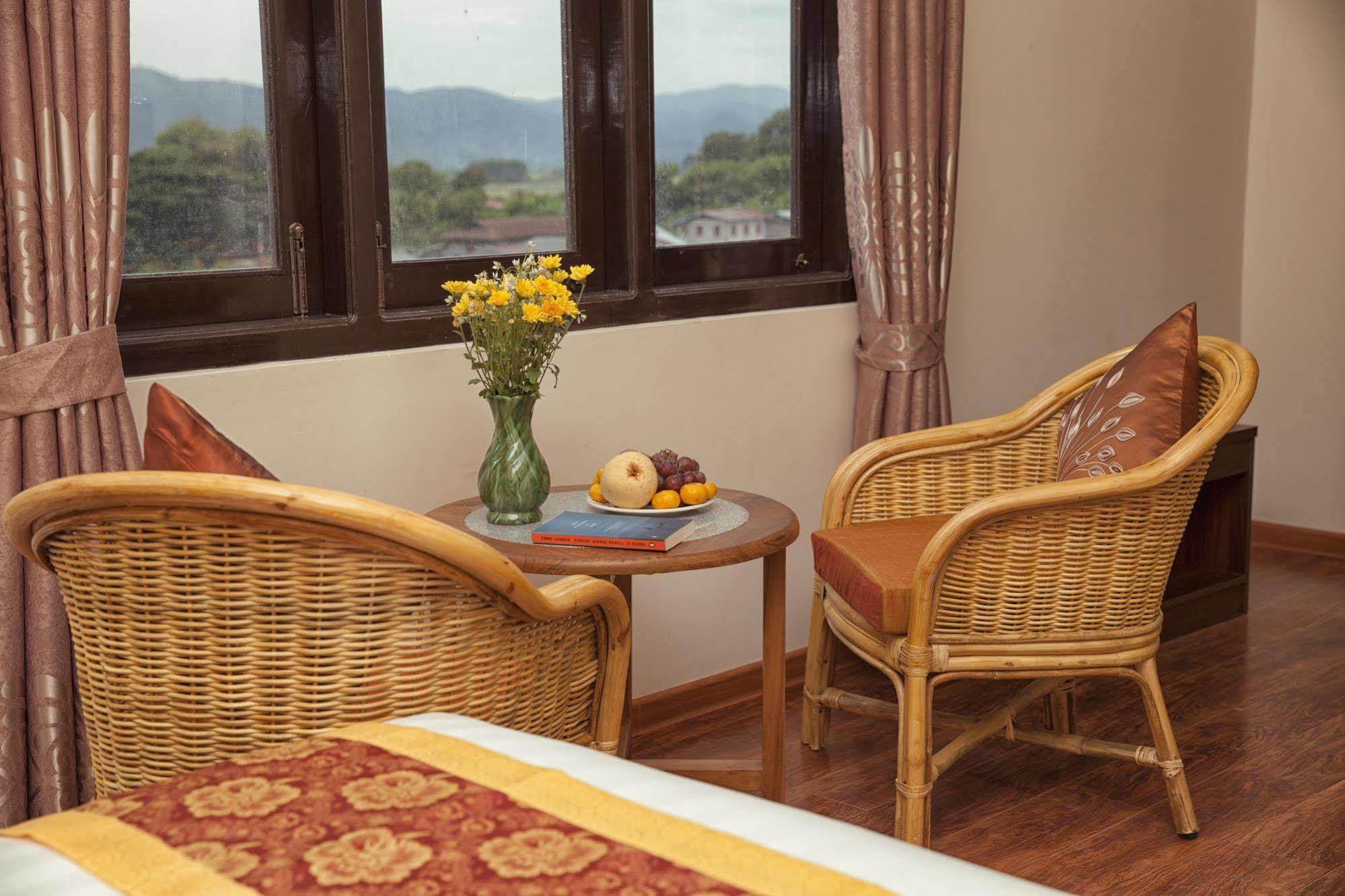 The Hotel Emperor-Inle Nyaung Shwe Exterior photo